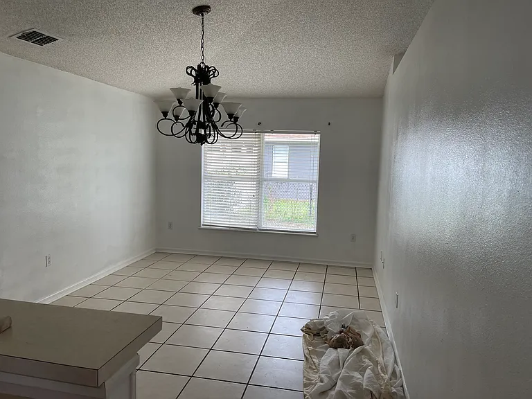 4 Burbank Dr — Photo 6