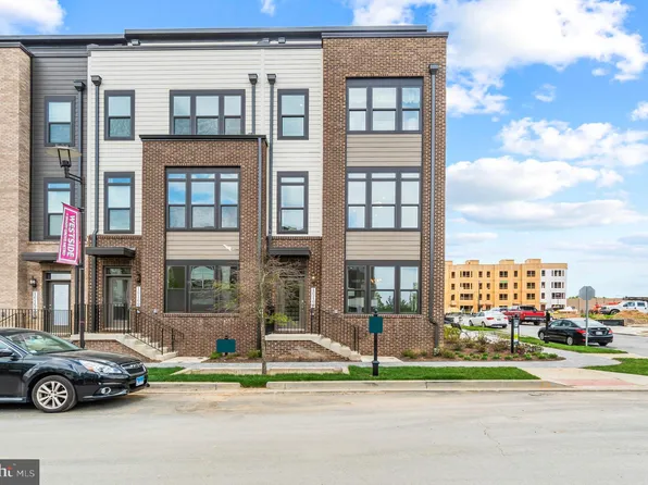 8163 Flatbush St, Rockville, MD 20855