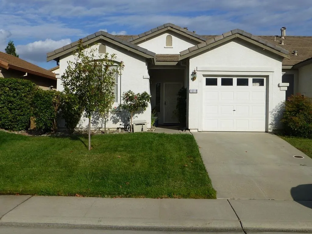 1018 Fremantle Way photo 1