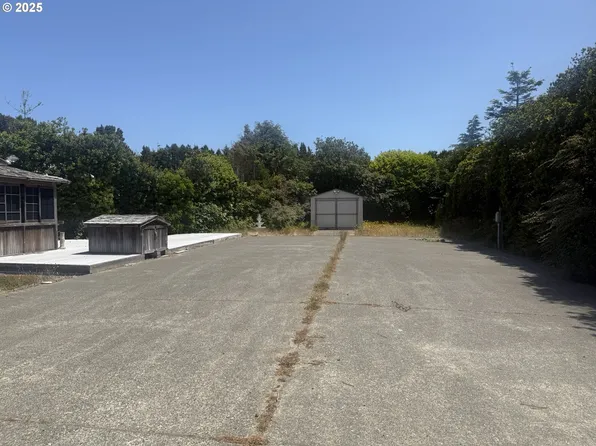 1601 Rhododendron Dr Space 594, Florence, OR 97439