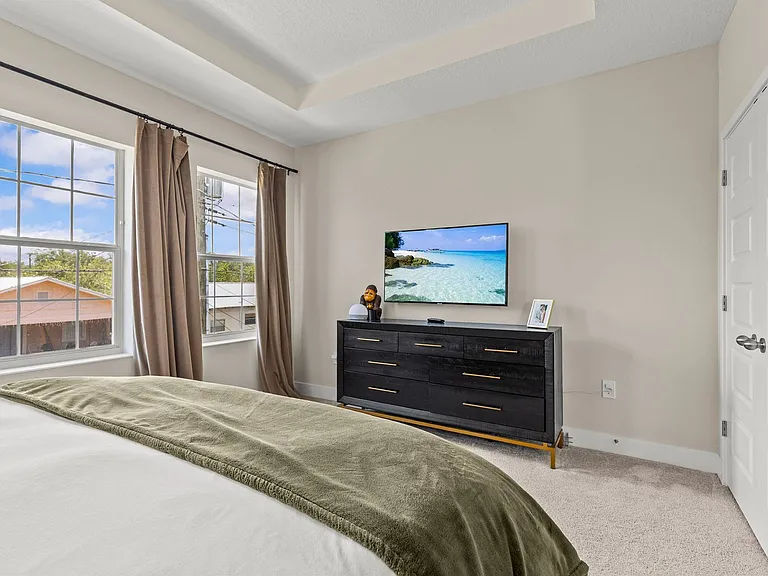2110 W Palmetto St — Photo 29