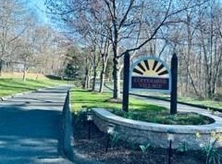 3 Village View Ln, Unionville, CT 06085