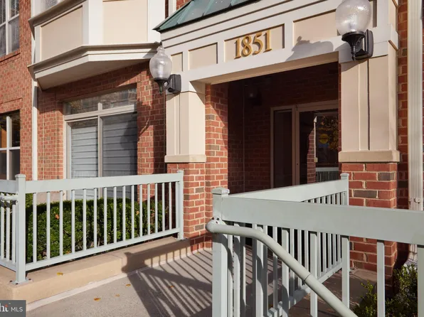 1851 Stratford Park Pl APT 206, Reston, VA 20190
