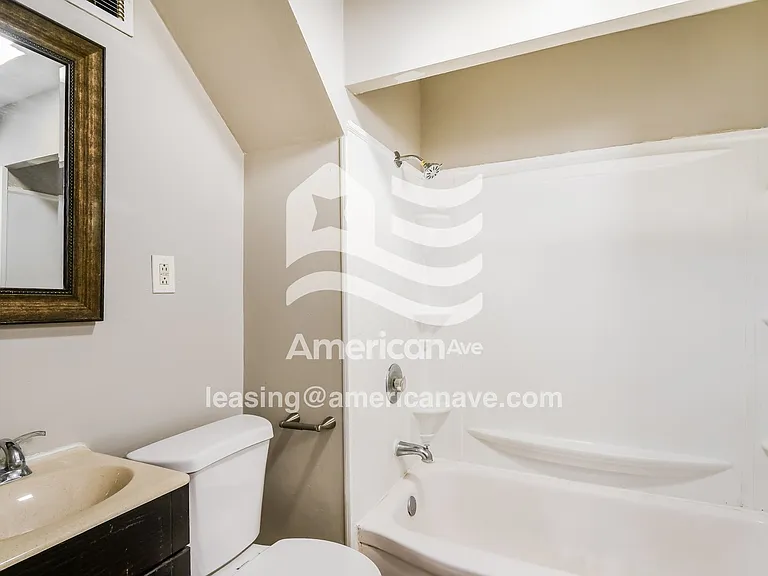 1098031_012_main_bathroom_13662055.jpg