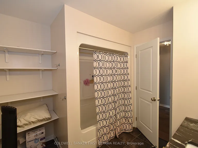 413 Blackleaf Dr — Photo 22