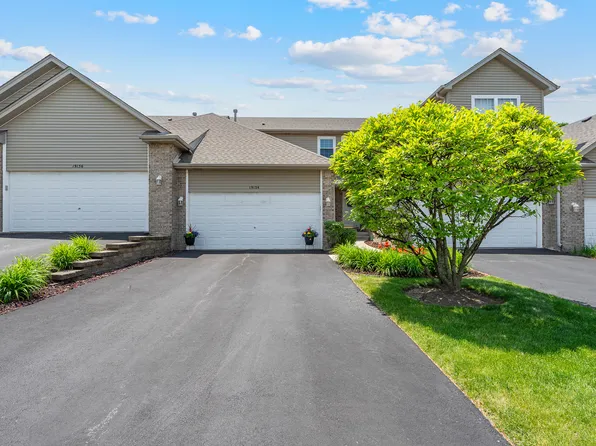 19154 Crescent Dr, Mokena, IL 60448