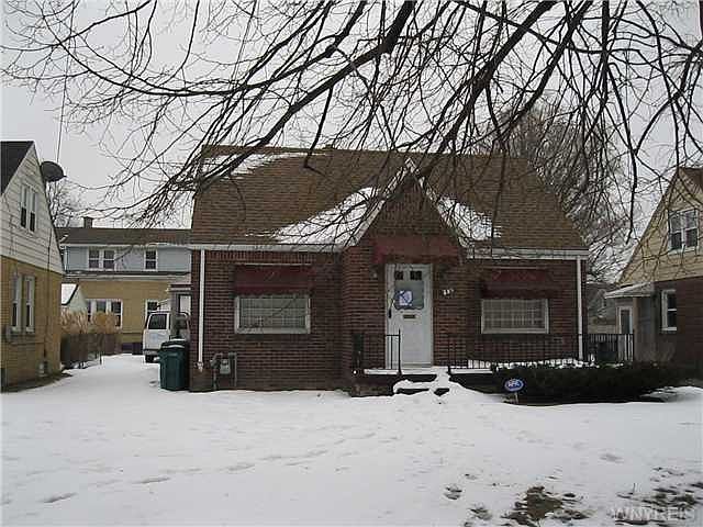 1st image of 239 Easton Ave