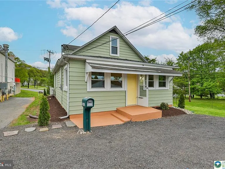 1861 E Emmaus Ave — Photo 9