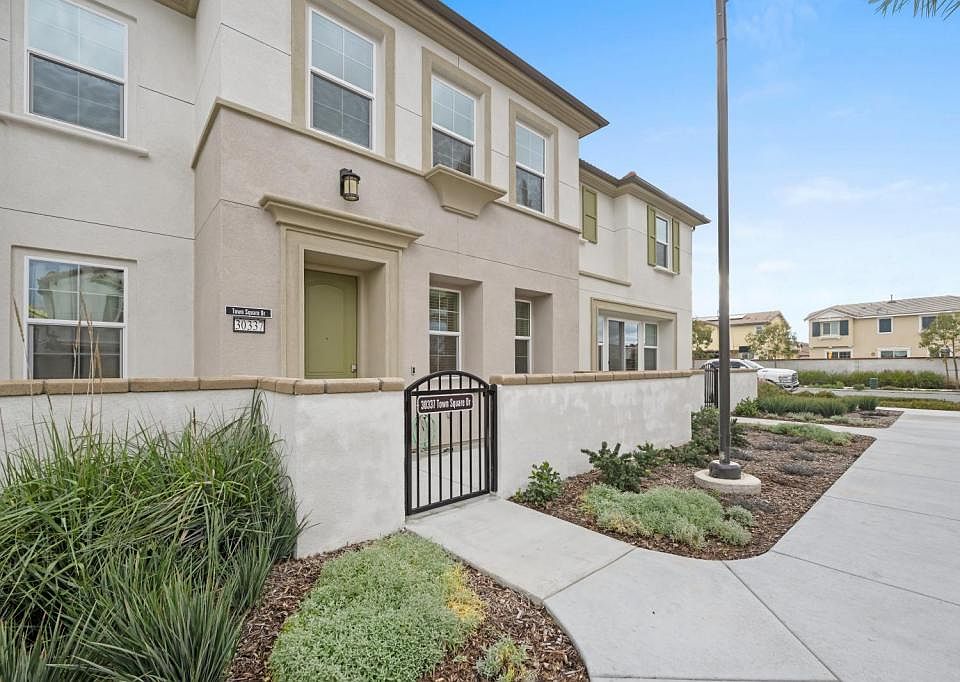 1st image of 30337 Town Square Dr