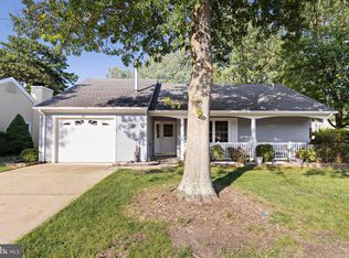 40 Canterbury Dr, Forked River, NJ 08731