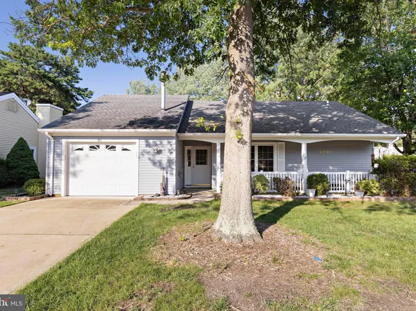 40 Canterbury Dr, Forked River, NJ 08731