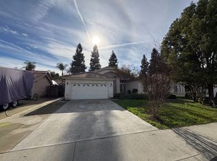 1619 E Parkview Ave, Visalia, CA 93292