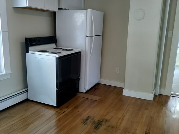 4th image of 143 Chestnut St #2