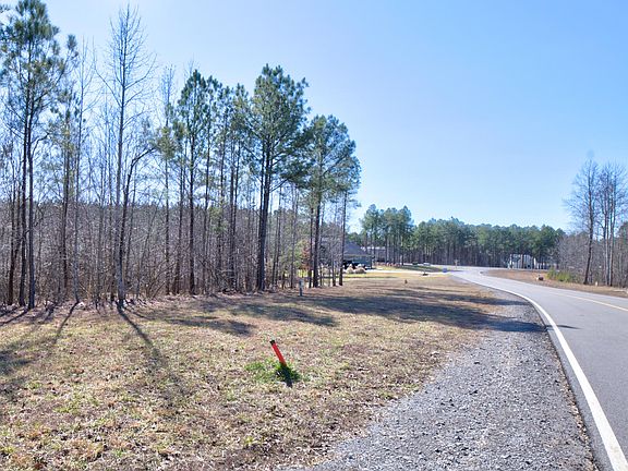 4th image of 622 Crockett Loop