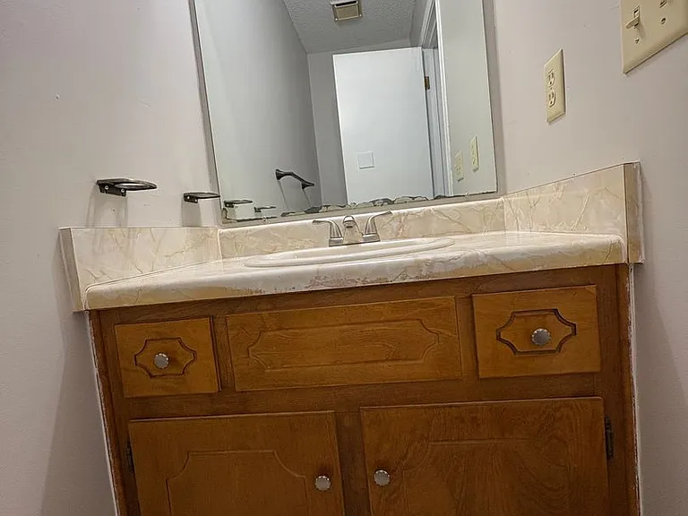224 Edith Way — Photo 7