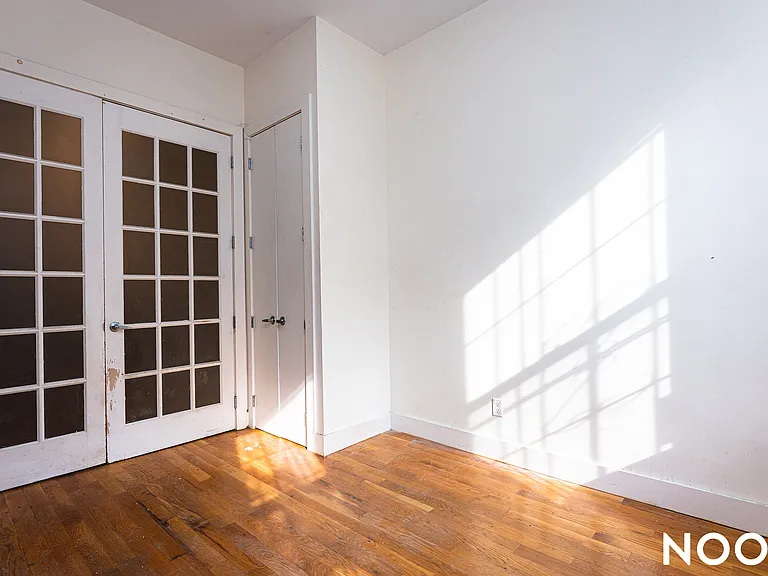 243 Irving Ave #1B — Photo 5