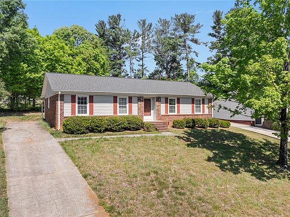 2nd image of 203 Shenandoah Dr