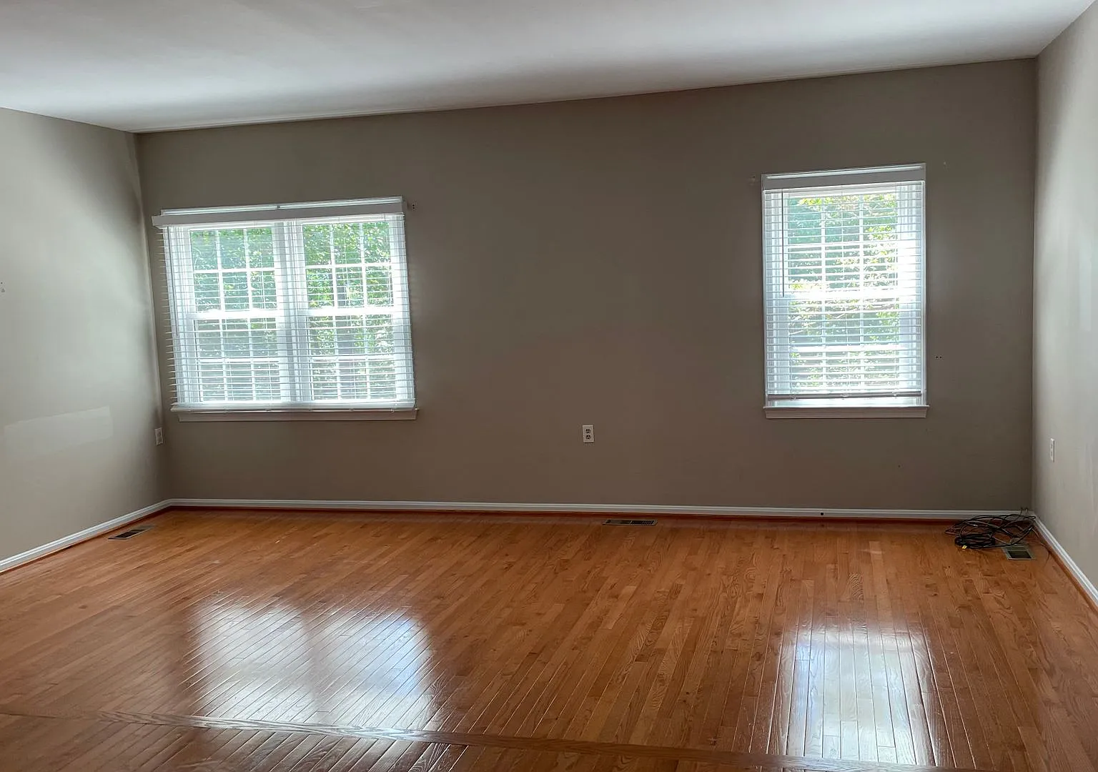 Lake Ridge 3 Bed Townhouse — Photo 4