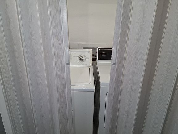 3rd image of 403 Park St #A