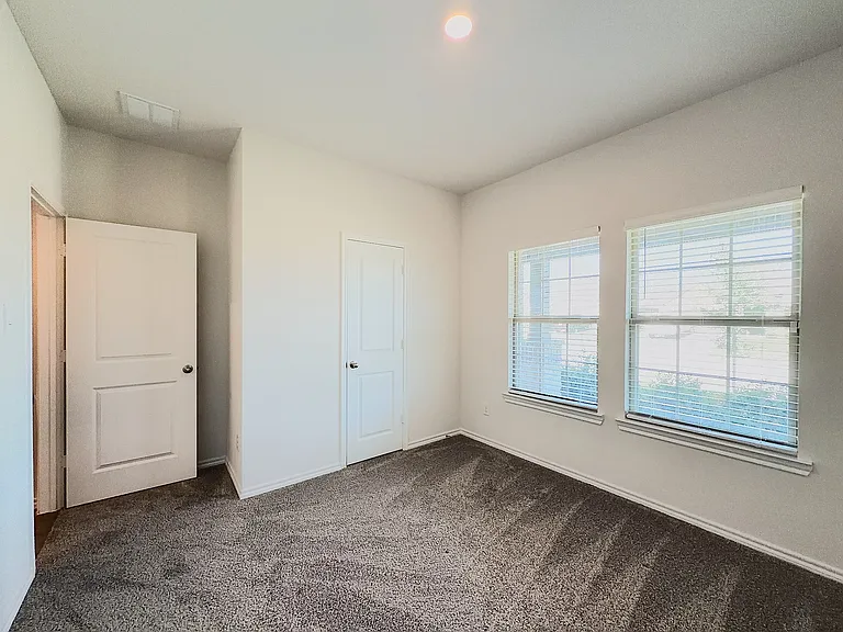 218 Alice Springs Ln — Photo 13