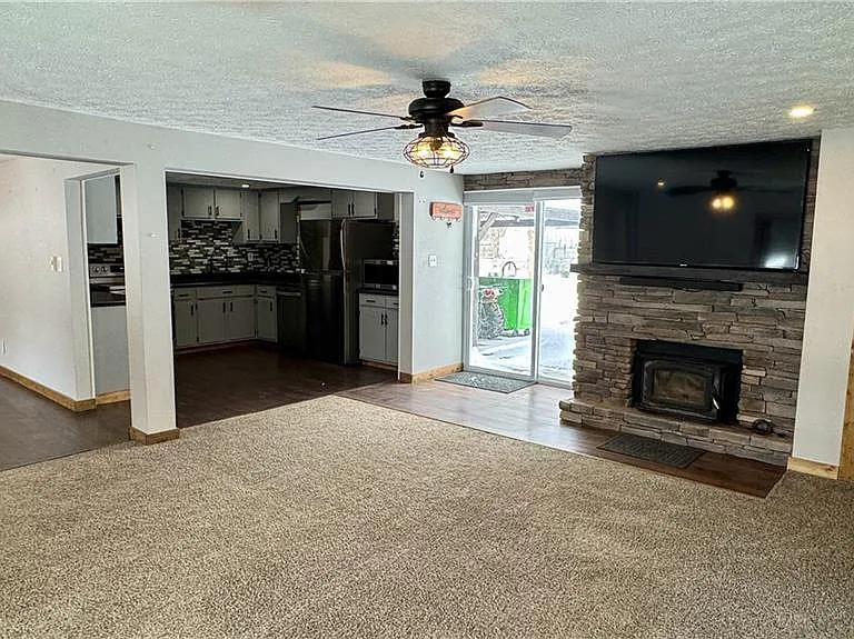 12755 Vincent Dr — Photo 16