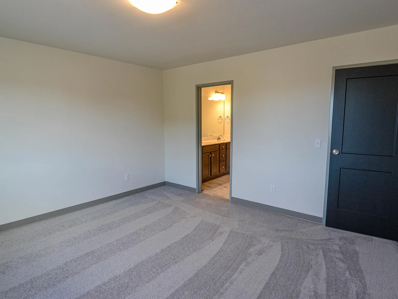 1244 S G Ave — Photo 3