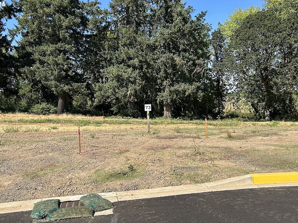 1st image of 1529 NW Pinehurst Dr #73