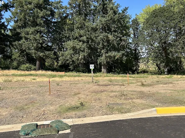 1529 NW Pinehurst Dr #73, McMinnville, OR 97128