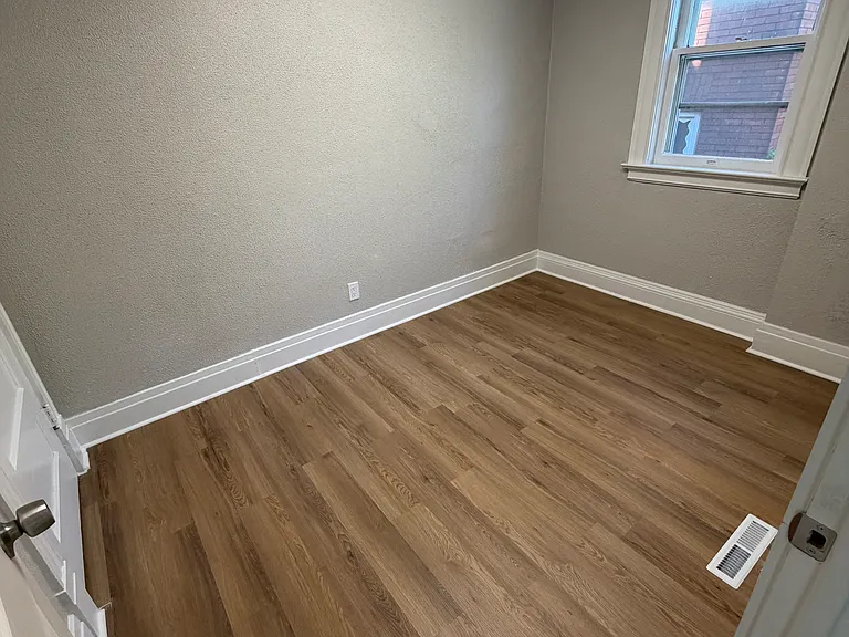 723 Main St #1 — Photo 9