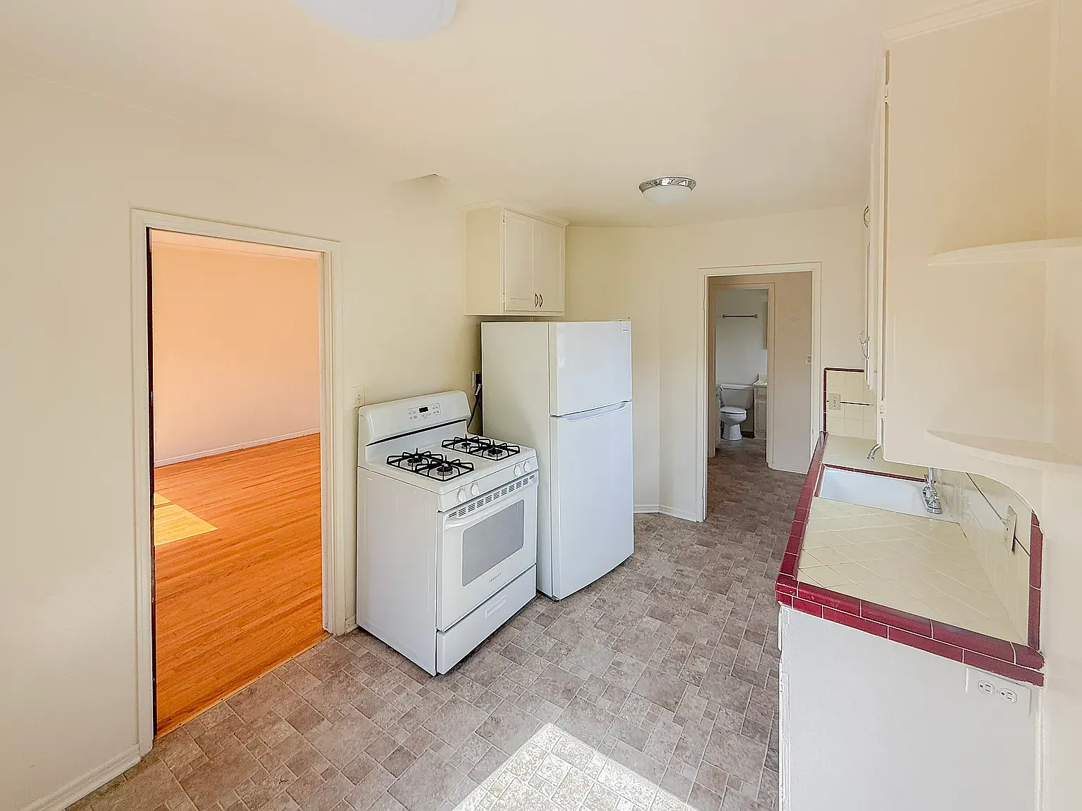 1 bed, 750 sqft, $2,250 — Photo 4