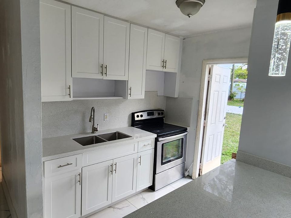 Close-up on Kitchen with Island Platform