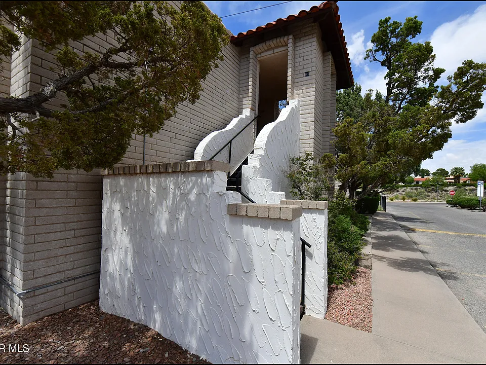 6201 Escondido Dr #17D
