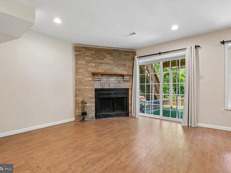 17 Ruddington Ct — Photo 35