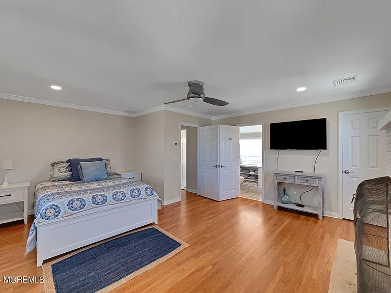 340 Bay Ln — Photo 69