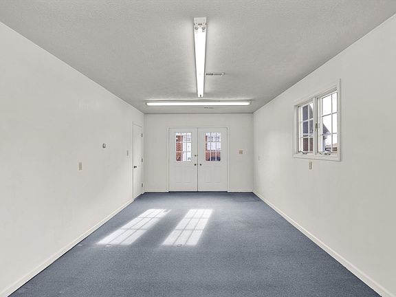 5th image of 6118 Schoolwood Dr