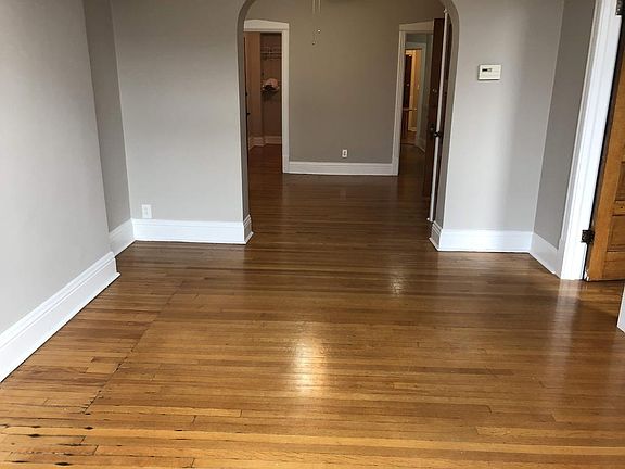 4th image of 1418 W Belle Plaine Ave #2
