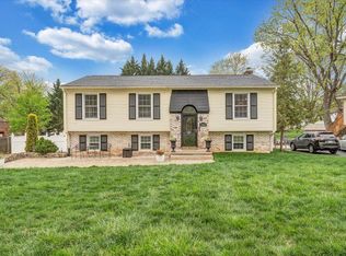 3862 Hyde Park Dr, Roanoke, VA 24018