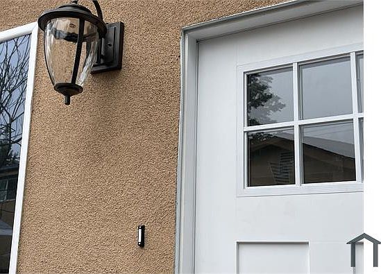 4th image of 913 W 84th St