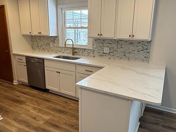 3rd image of 3510 Carlisle Rd