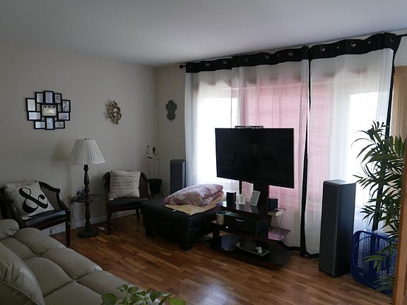 3rd image of 4230 Winthrop Ave