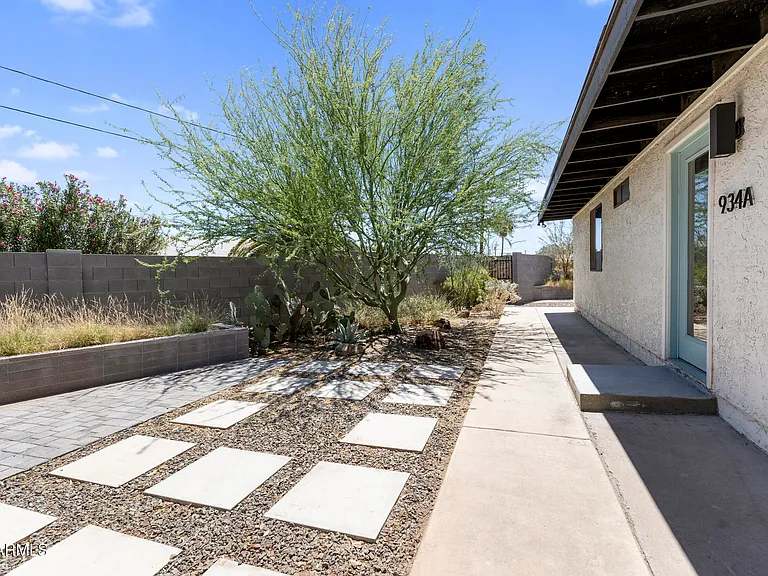934A W Parkway Blvd — Photo 17