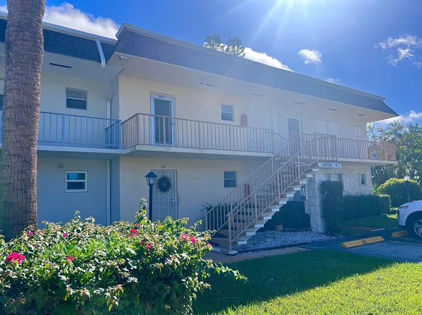 201 Oxford 700 #201, West Palm Beach, FL 33417