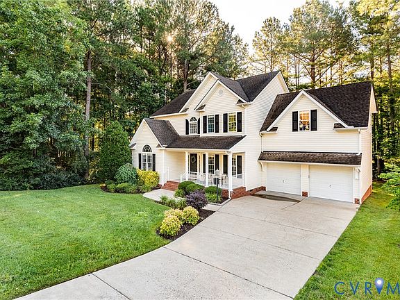 4th image of 8319 Hampton Valley Dr