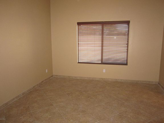 5th image of 2556 W Tamarisk Ave