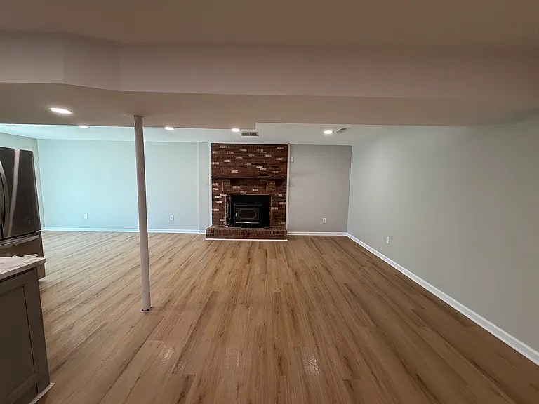 6521 Lancaster Dr — Photo 2