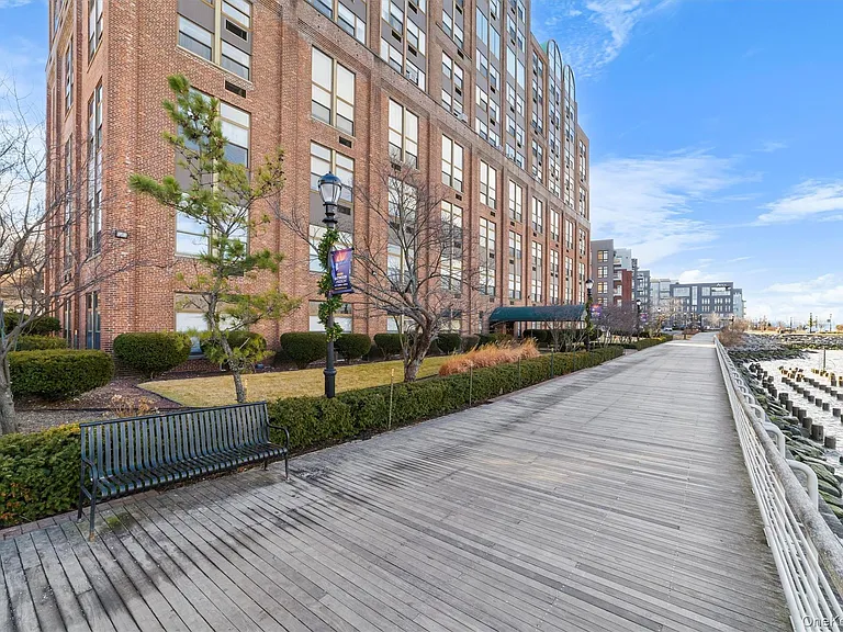 23 Water Grant St #8G — Photo 29