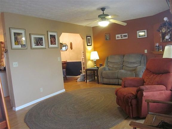 4th image of 204 Millhouse Dr