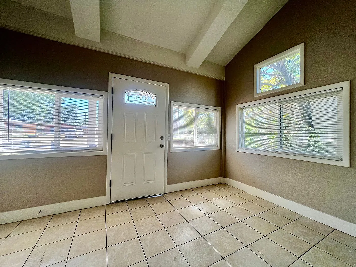 Beautifully updated 4-bedroom, 2 1/2-bath home available now! — Photo 2