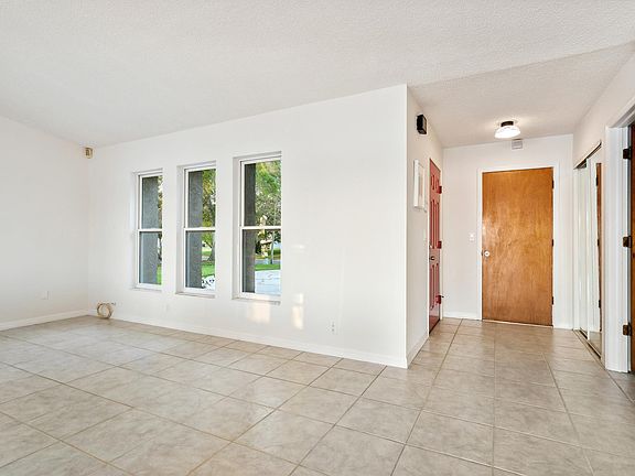 5th image of 4747 Neptune Dr SE