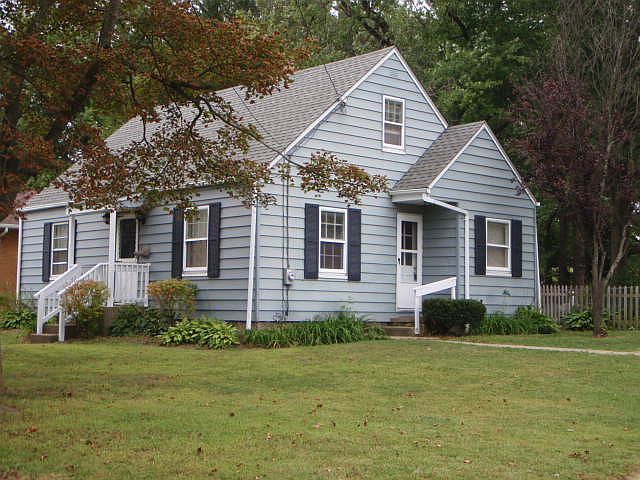 Large, Private Yard!